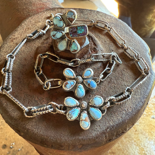 Golden Hills Naja Chain Bracelet